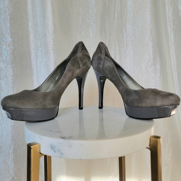 Guess Brand Women's Platform Pumps Round Toe High Heeled Shoes - Taupe - Size 8M - Picture 15 of 16